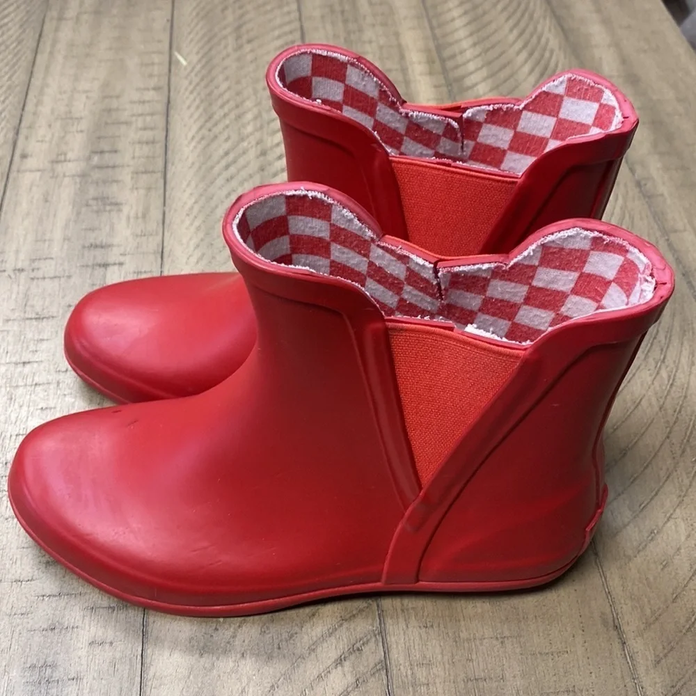 OUTWOODS Women's Sammie Waterproof Chelsea Rain Boot size 6